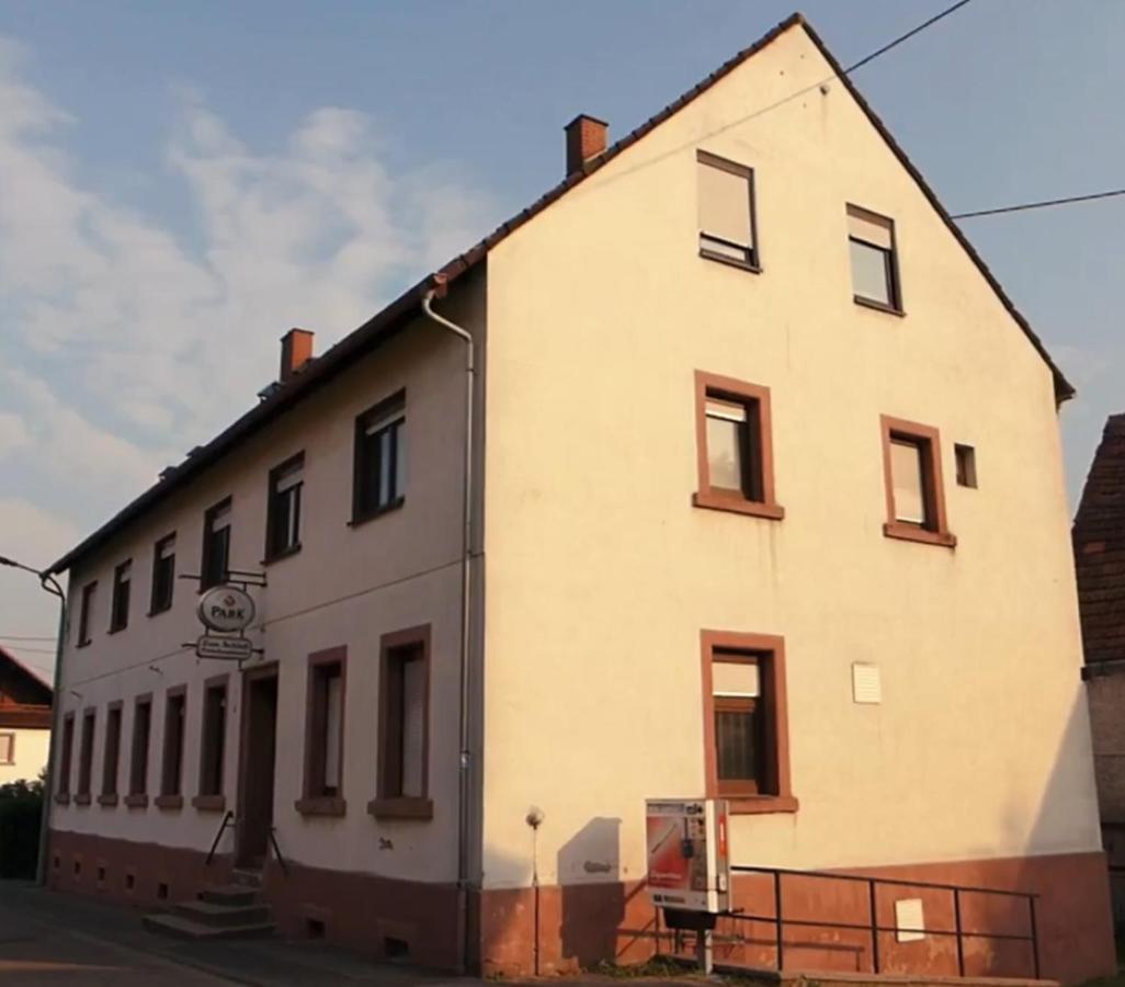 Gasthaus Zum Schloss 렘버그 외부 사진